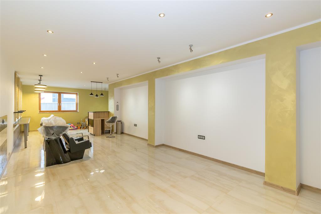 210 0 12352374 0 28 - Lista ofert