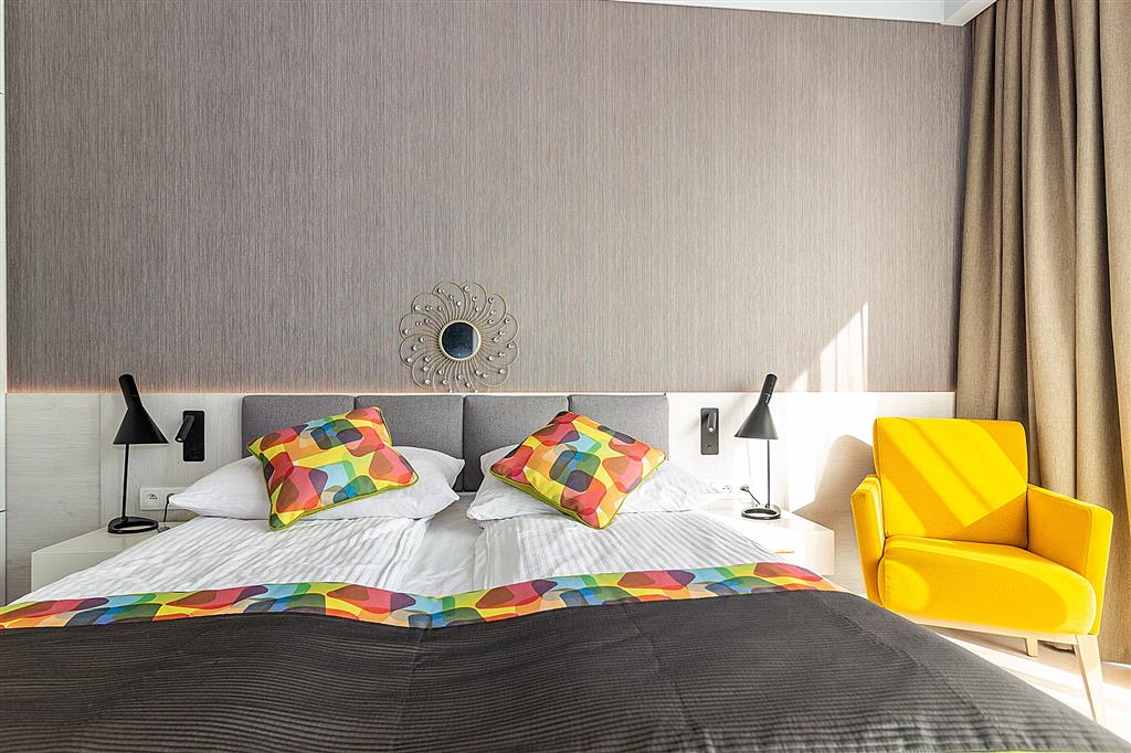 210 0 12403147 0 245 - Lista ofert