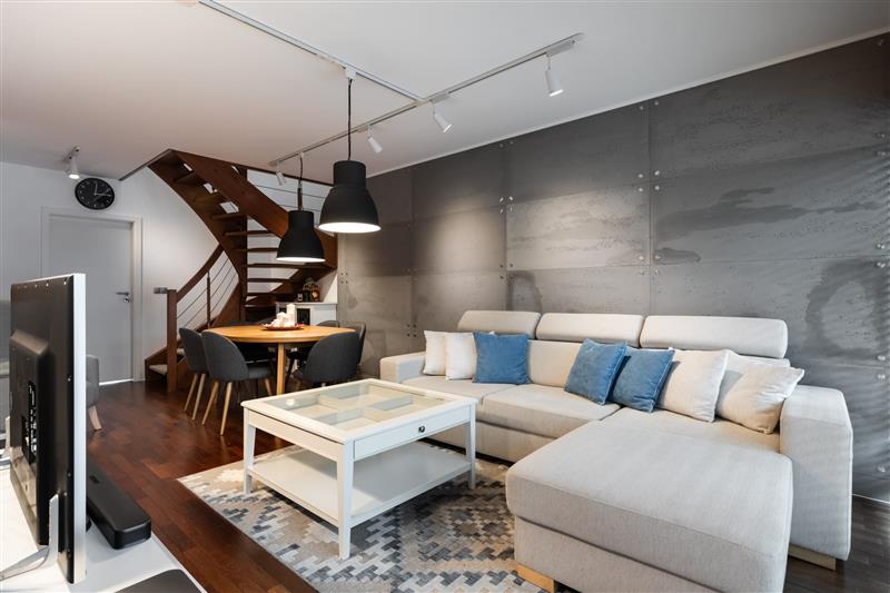 370 0 12337086 6 166 - Lista ofert