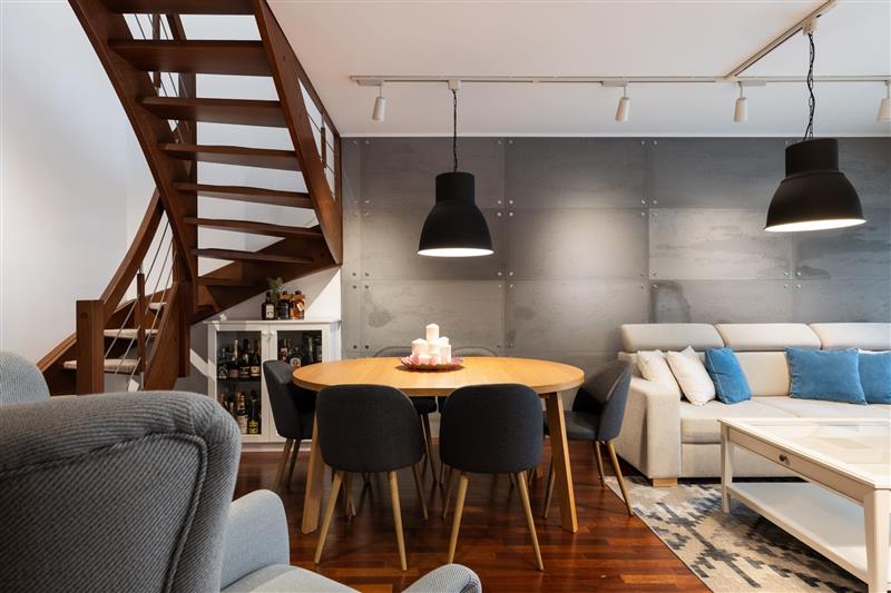 370 0 12337087 6 166 - Lista ofert