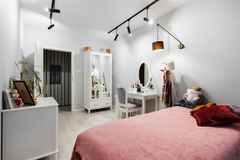 370 0 12381975 4 43 - Lista ofert