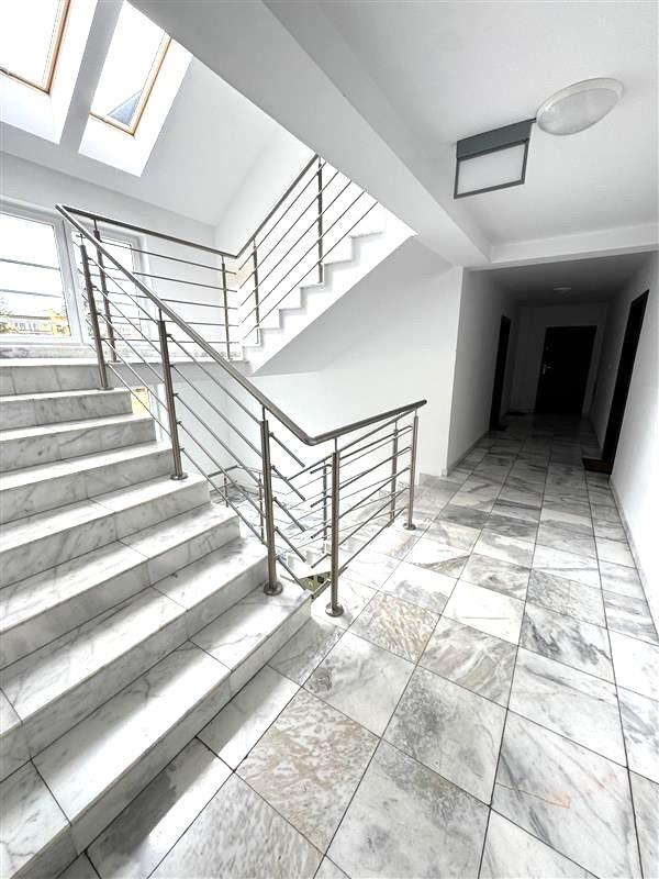 700 0 12392245 9 219 - Lista ofert